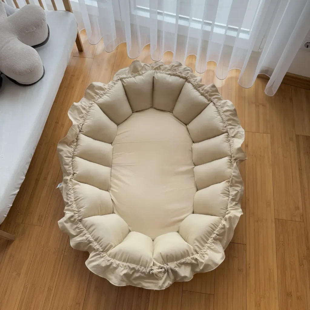 Petal Baby Nest, Vanilla Cream